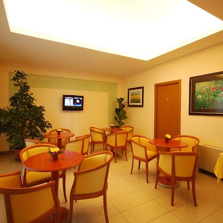 Hotel Gala Pesaro Esterno foto