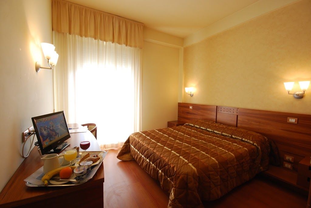 Hotel Gala Pesaro Esterno foto