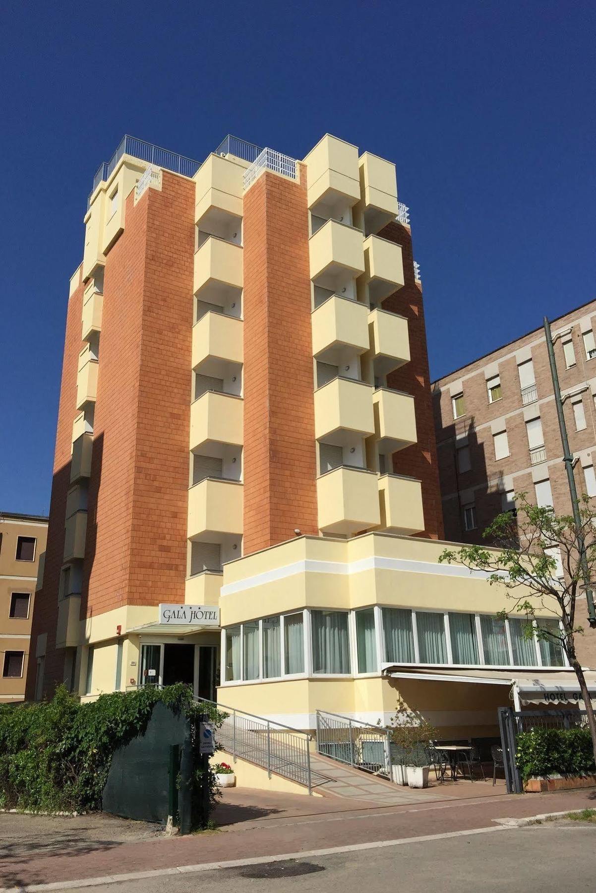 Hotel Gala Pesaro Esterno foto